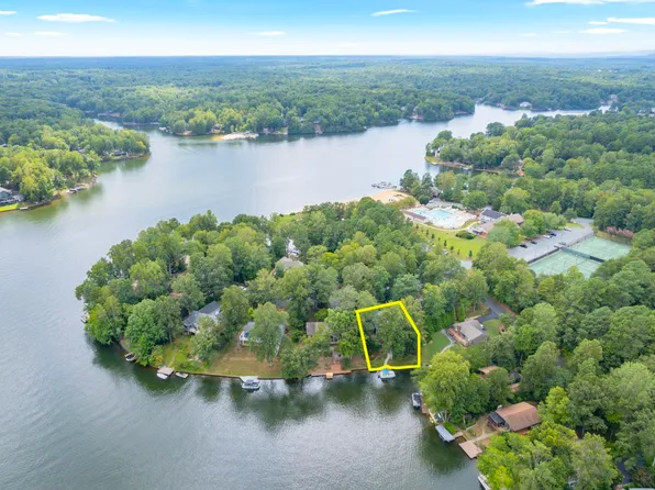 4 Lakeview Cir, Palmyra, VA 22963