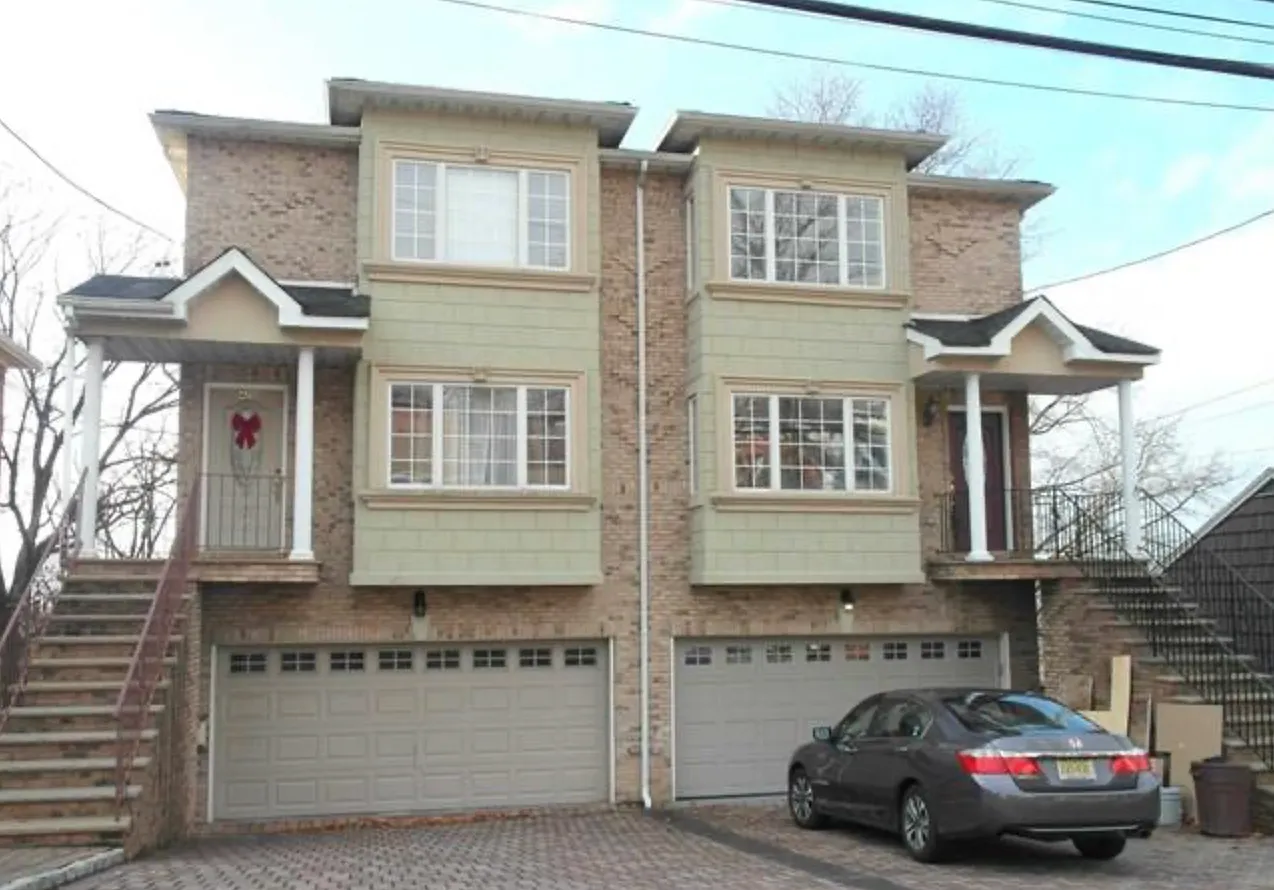 3 bed, 2.5 bath, $3,850 — Photo 1