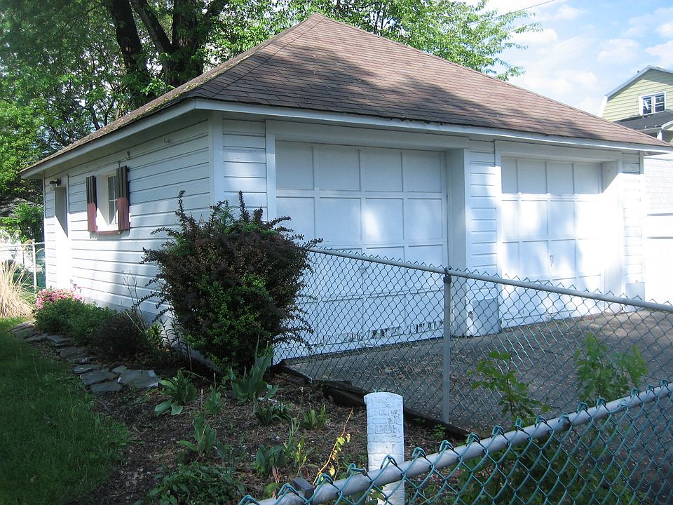 2nd image of 355 Warren Ave
