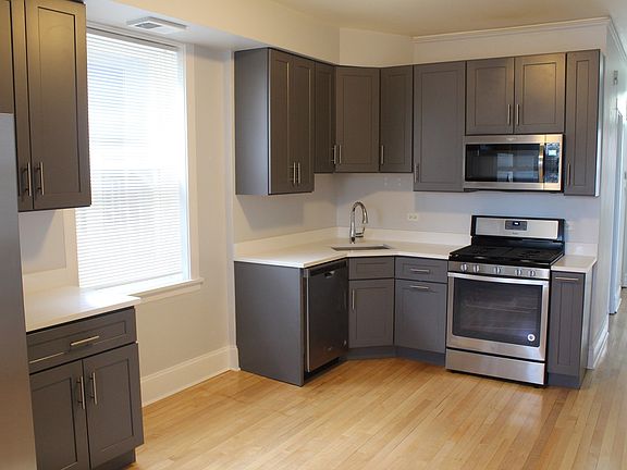 3rd image of 3083 N Davlin Ct APT 3