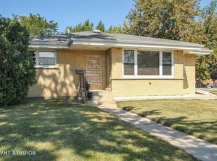 7012 W Cleveland St, Niles, IL 60714