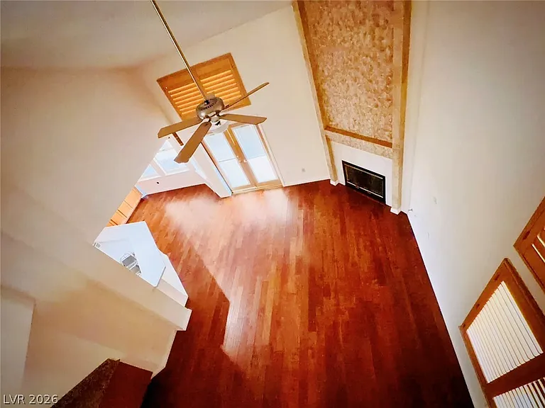 8405 Justine Ct — Photo 18
