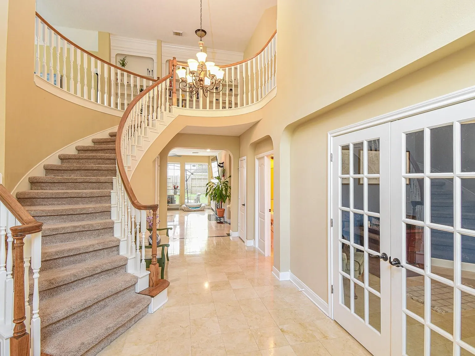 4 bed, 3.5 bath, 3620 sqft, $3,200 — Photo 2