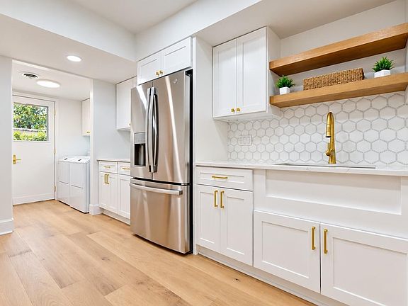 4th image of 45 Greate Bay Dr #45