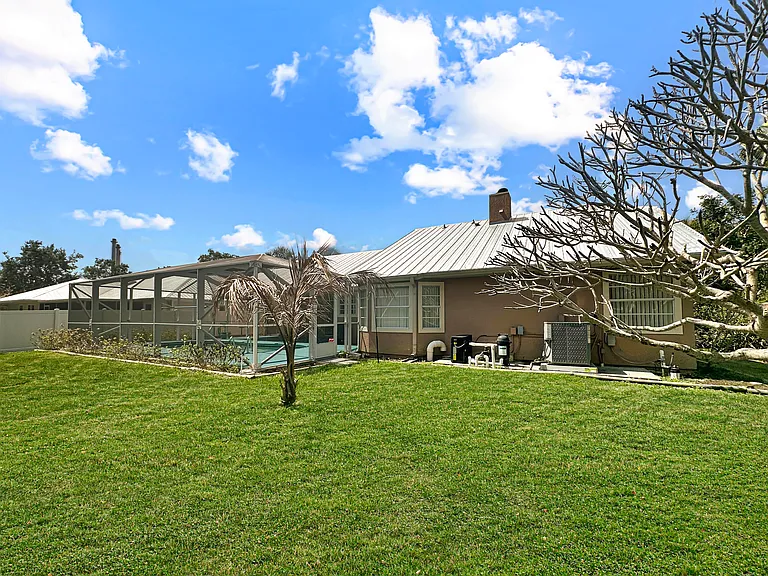 1860 Cobia Dr — Photo 2