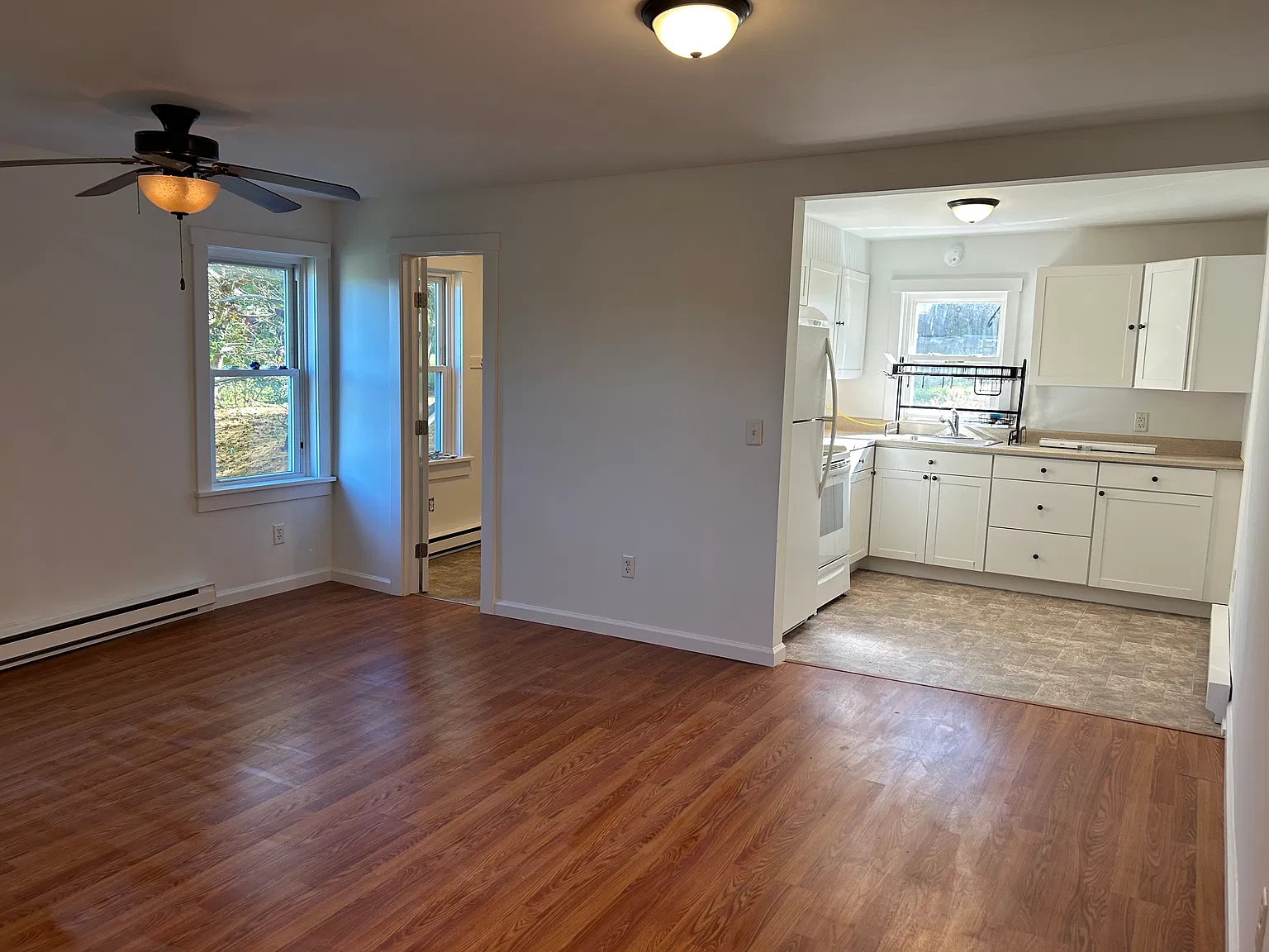 2 bed, 700 sqft, $1,600 — Photo 3