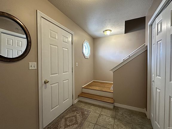 5th image of 367 E Cardinal Glen Dr