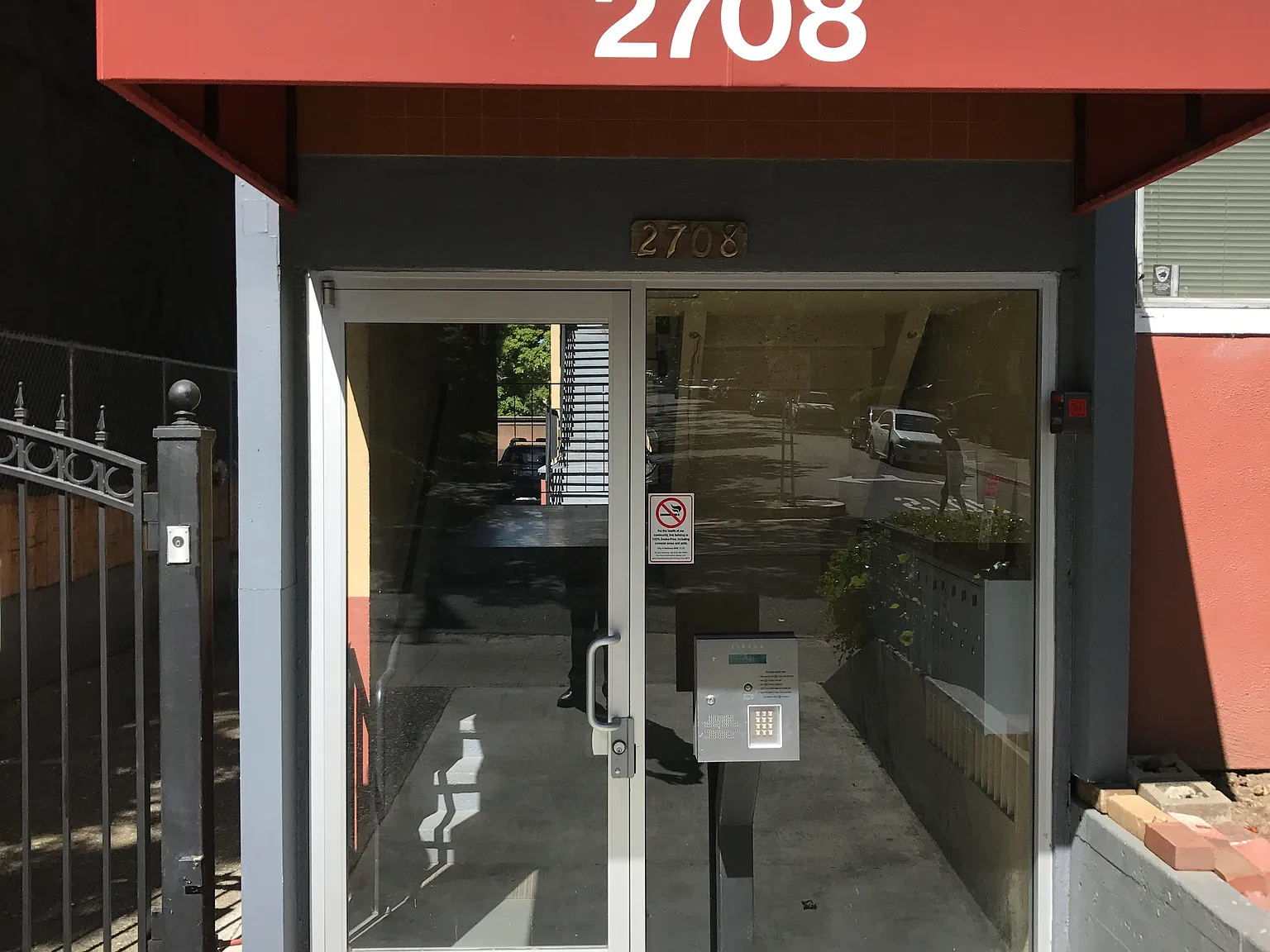 2708 College Ave — Photo 3