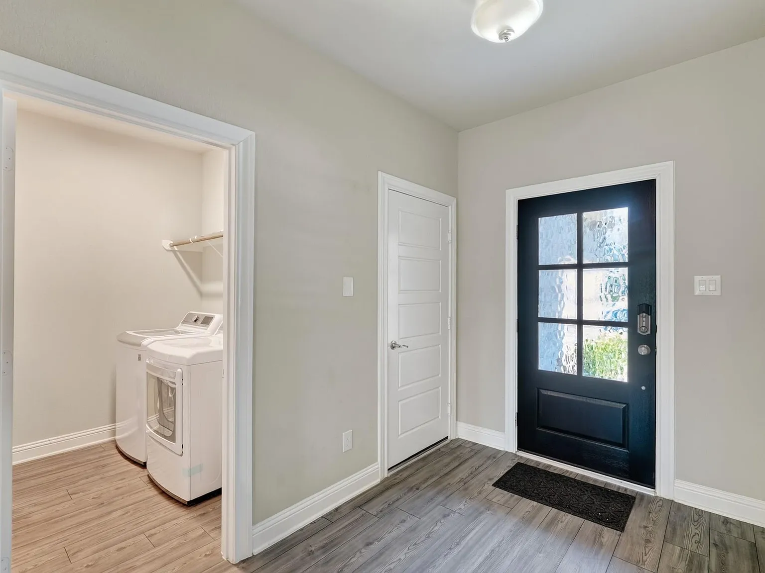5 bed, 3.0 bath, 2725 sqft, $3,900 — Photo 4