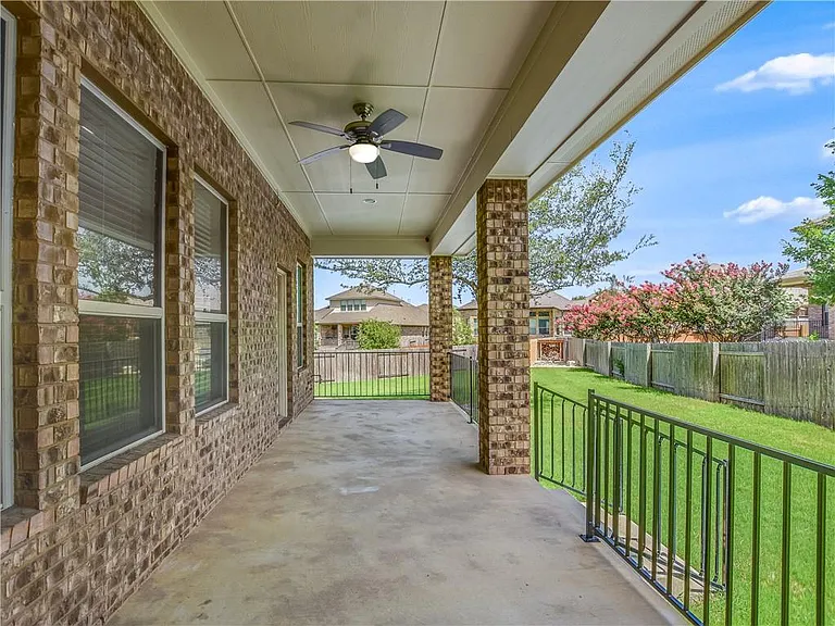 2208 Legend Hill Dr — Photo 27