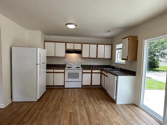 3rd image of 4406 McClelland Dr