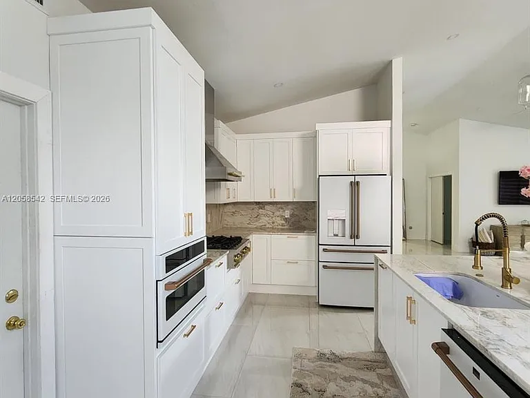 19640 NW 87th Pl — Photo 12