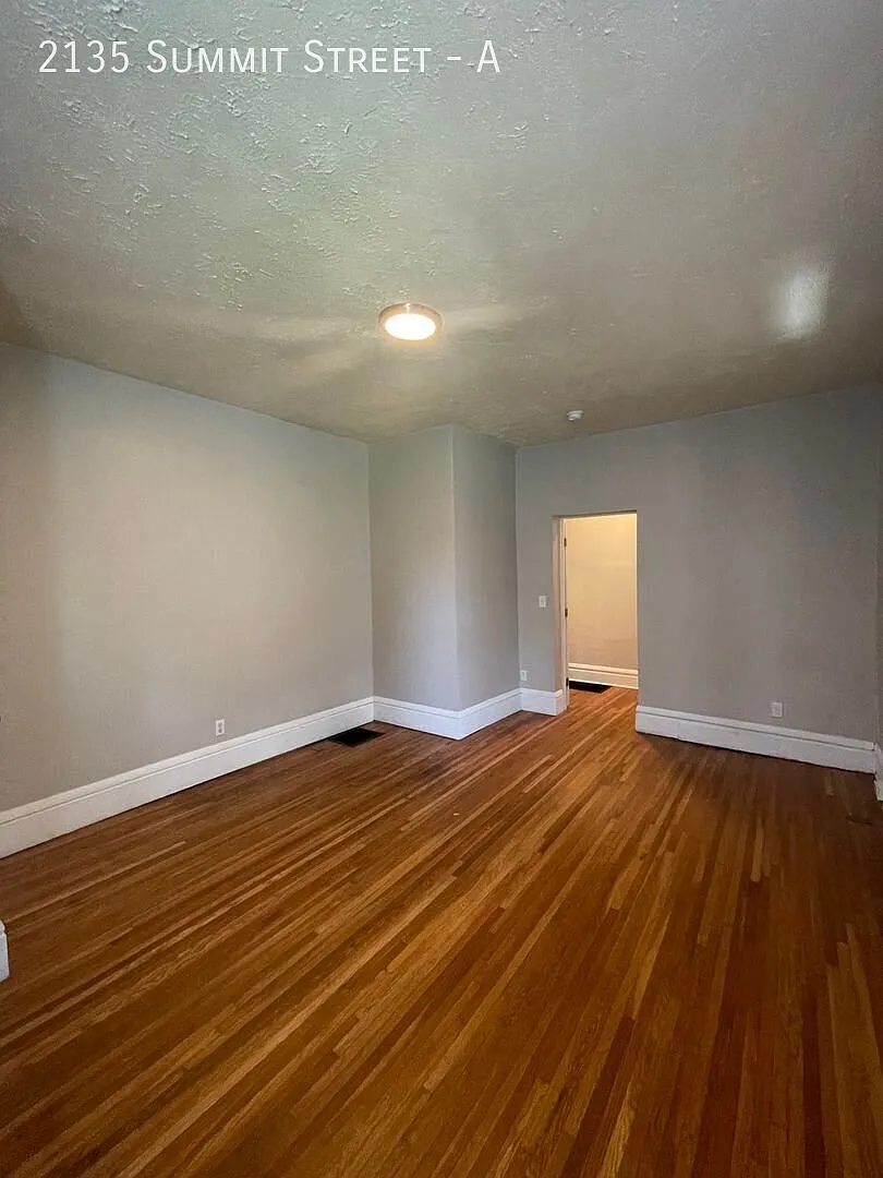 Large 3 Bed Apartment Near OSU — Photo 4