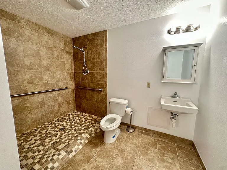 3610 Alburnett Rd — Photo 11