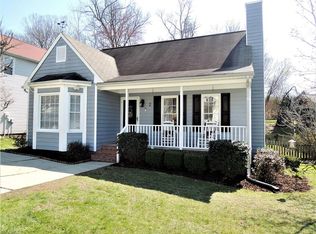 2 Planters Wood Trl, Greensboro, NC 27407