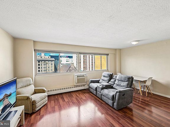 3rd image of 2101 Chestnut St #17-817