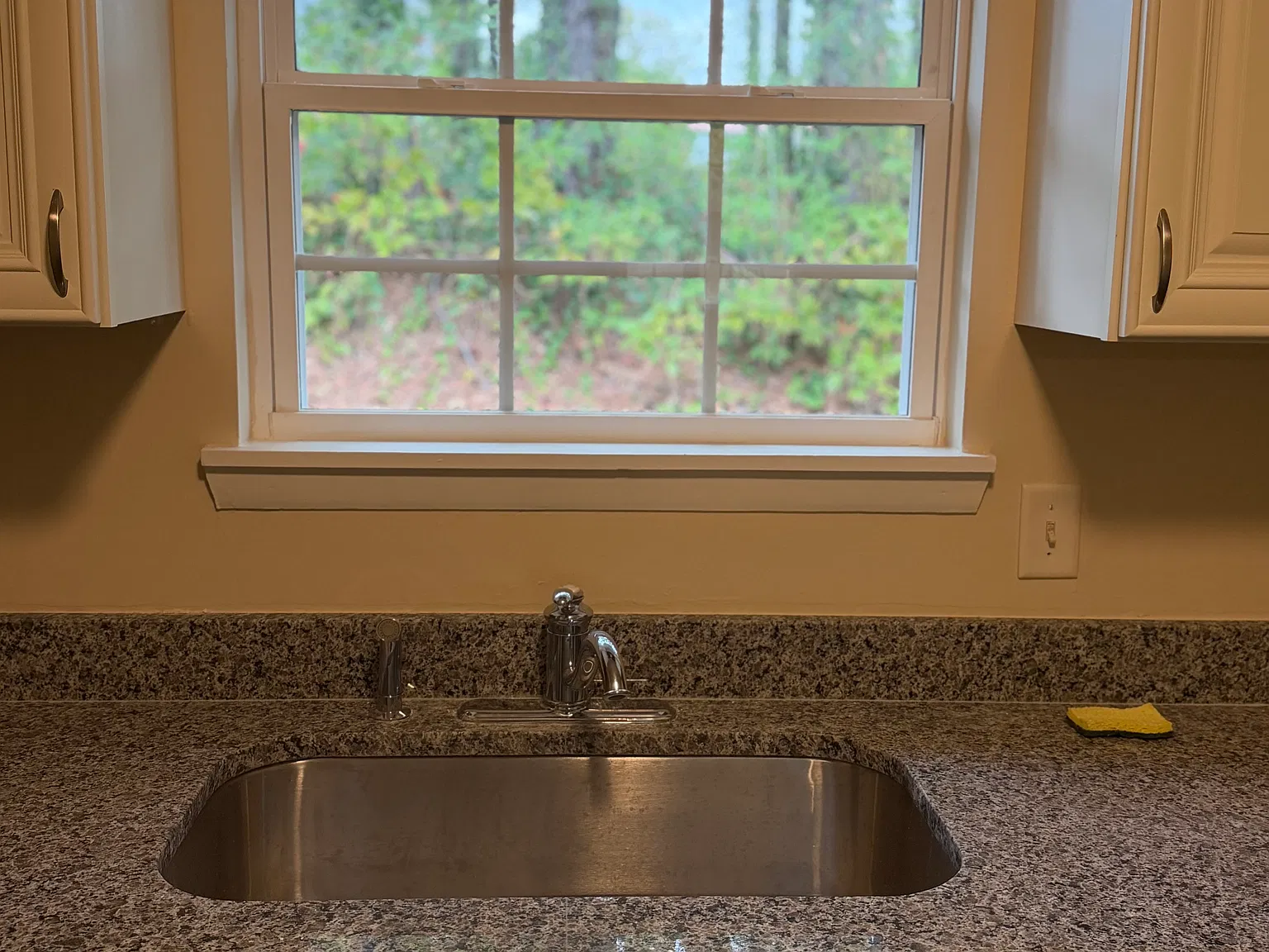 3 bed, 1200 sqft, $1,350 — Photo 4