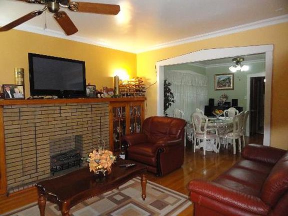 3rd image of 1630 Cuyler Ave