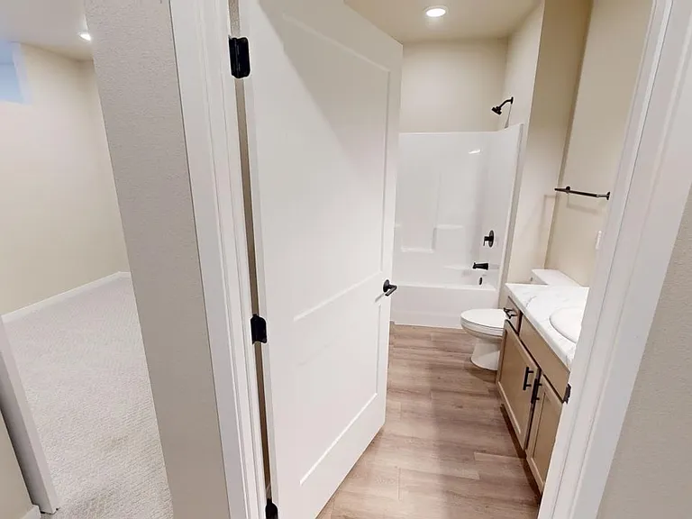 The Plains Apartments — Photo 12