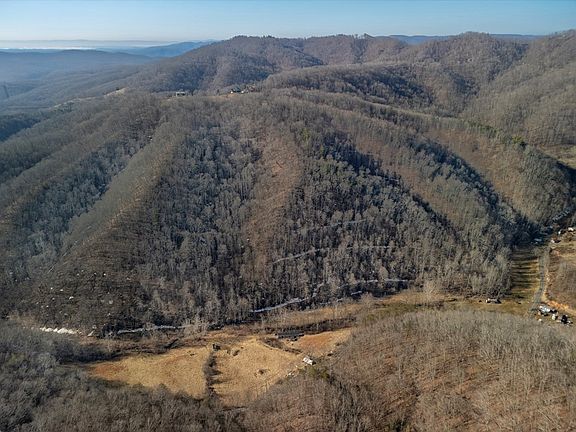 3rd image of 1 Boone Creek Rd