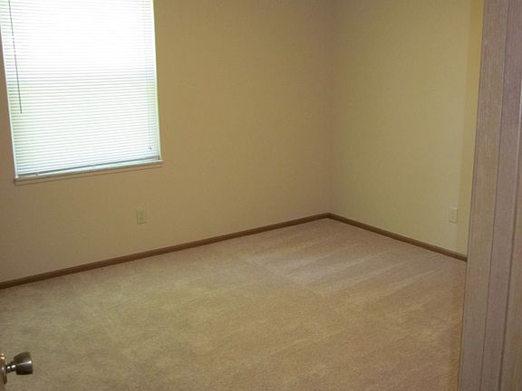 5th image of 1329 Avalon Ave