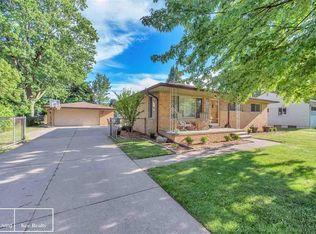 23350 Mapleview Dr, Macomb, MI 48042