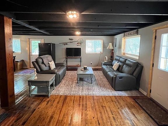 3rd image of 307 Kaufman Rd