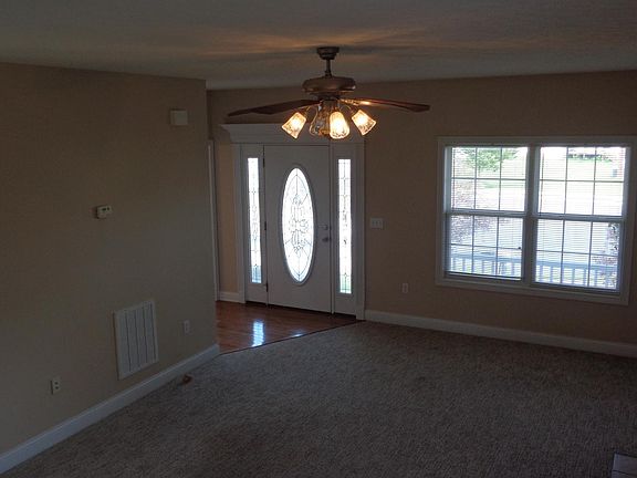 2nd image of 118 Burgundy Ct