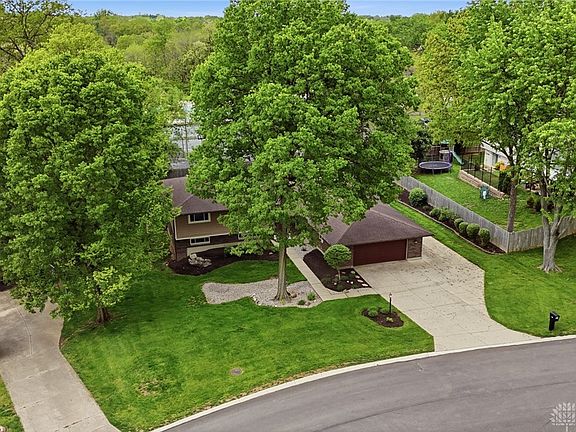 5th image of 7715 Park Creek Dr