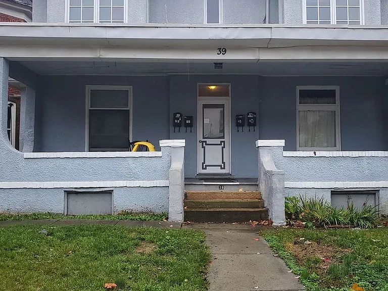 39 E North Ave — Photo 3