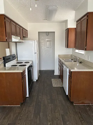 718 Lariat Ln #D Photo 1