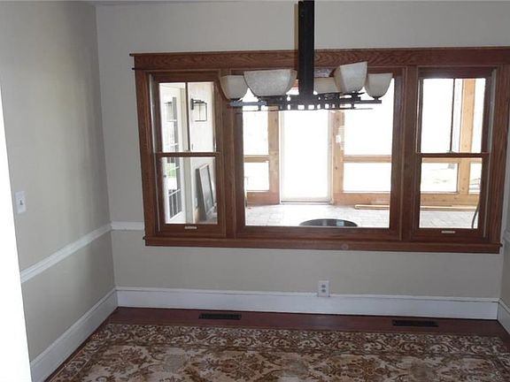 3rd image of 123 Hillcrest Dr