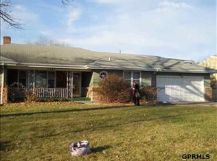 7264 Webster St, Omaha, NE 68114