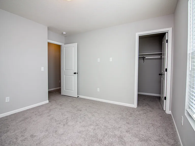 1003 W Hamilton Rd N — Photo 26