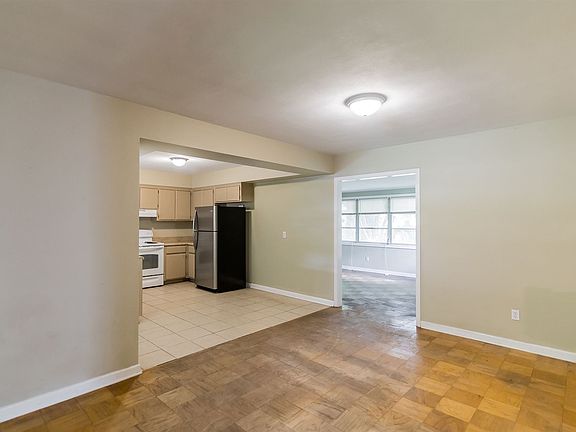 4th image of 1832 5th St SE