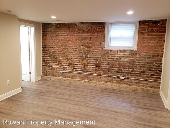3rd image of 522 Gladstone Blvd Unit 15