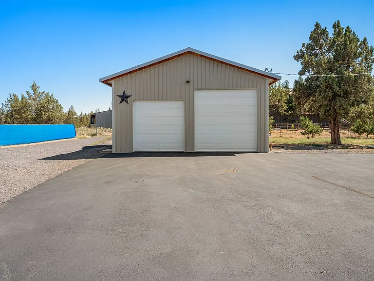 64144 Pioneer Loop — Photo 62