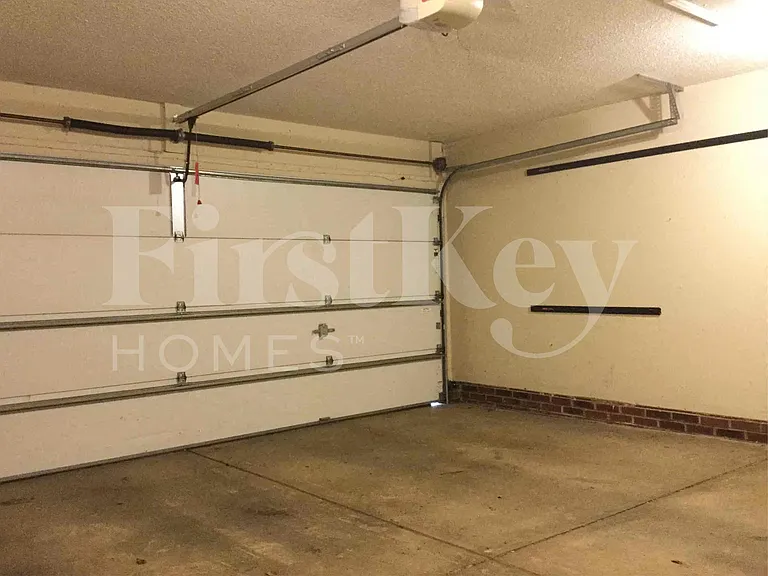 8102 Kingston Dr — Photo 20