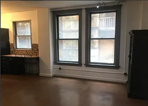 215 W 7th St #301 — Photo 5