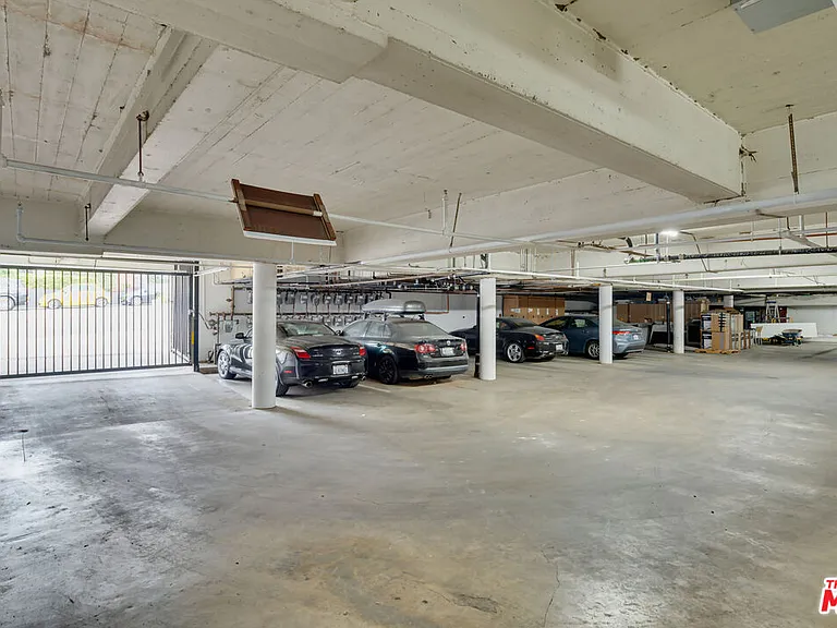 928 N San Vicente Blvd #107 — Photo 14