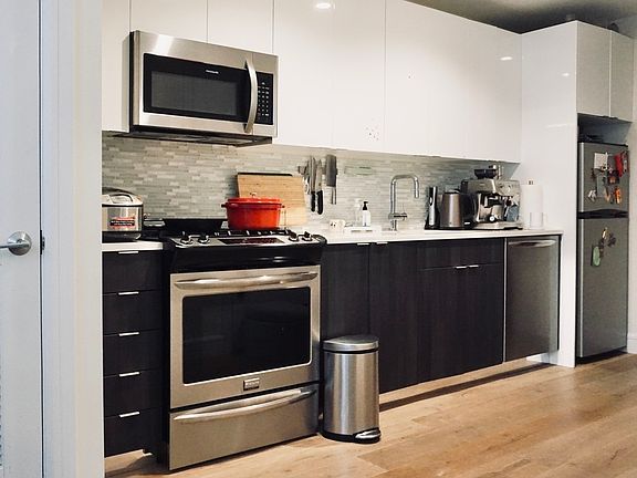4th image of 2521 43rd Ave Unit 504