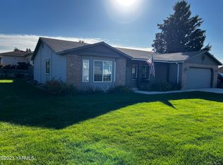 524 Baker Dr, Zillah, WA