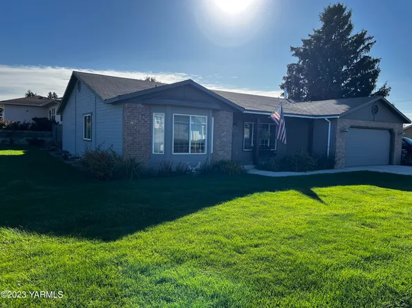 524 Baker Dr, Zillah, WA 98953