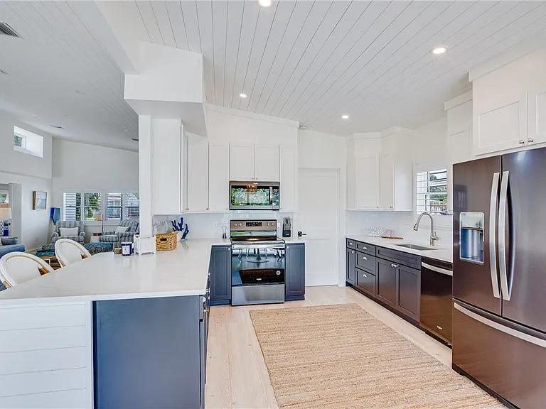 1604 Seaway Dr — Photo 17