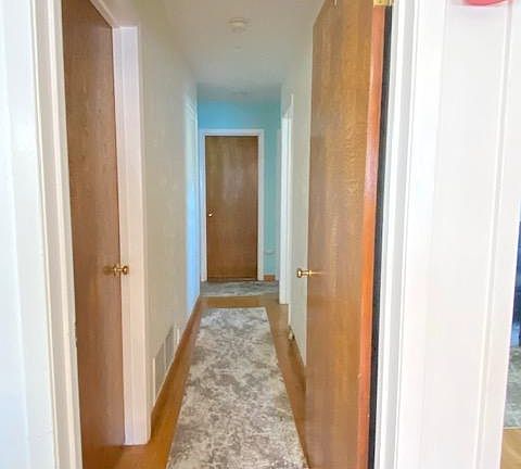 5th image of 647 College Dr