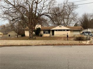 2 N Ranch Dr, Fayetteville, AR 72703