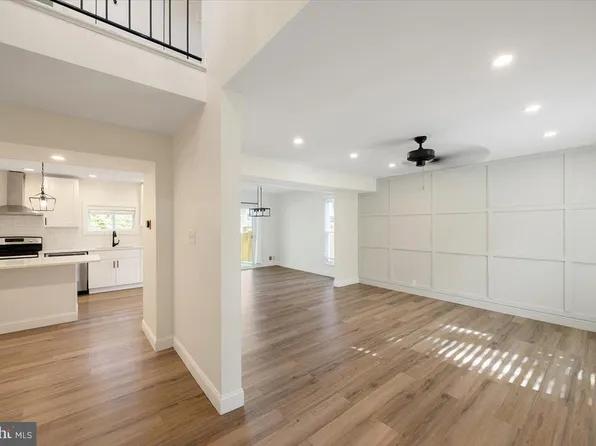 11 Millcrest Ct, Derwood, MD 20855