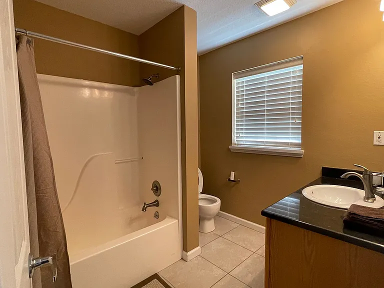 2037-2097 Pear Tree Ct — Photo 7
