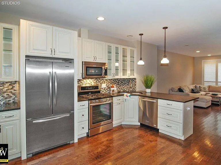 111 Home Ave — Photo 1