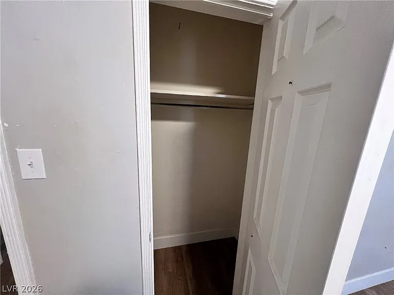 2410 Poplar Ave — Photo 7